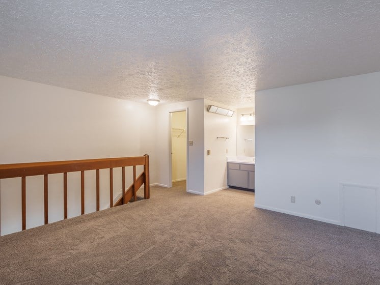 Spacious loft bedrooms at Woodland Pointe Apartments and Townhomes, Integrity Realty, Kent, OH, 44240